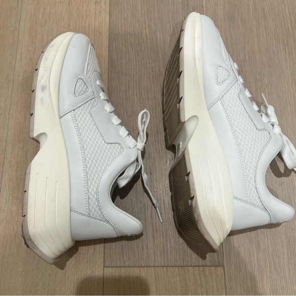 Stuart Weitzman Chunky White Sneaker US9 - Picture 10 of 12